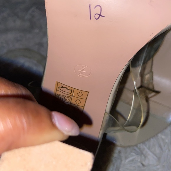 Chic heels - Picture 3 of 3